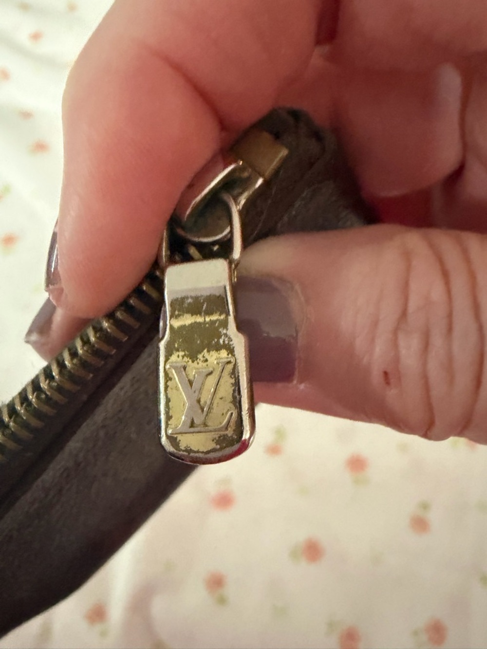 Louis Vuitton Monogram Key Pouch / Cles – Vintage (Brown Canvas, Chain & Clip) - Picture 3 of 7